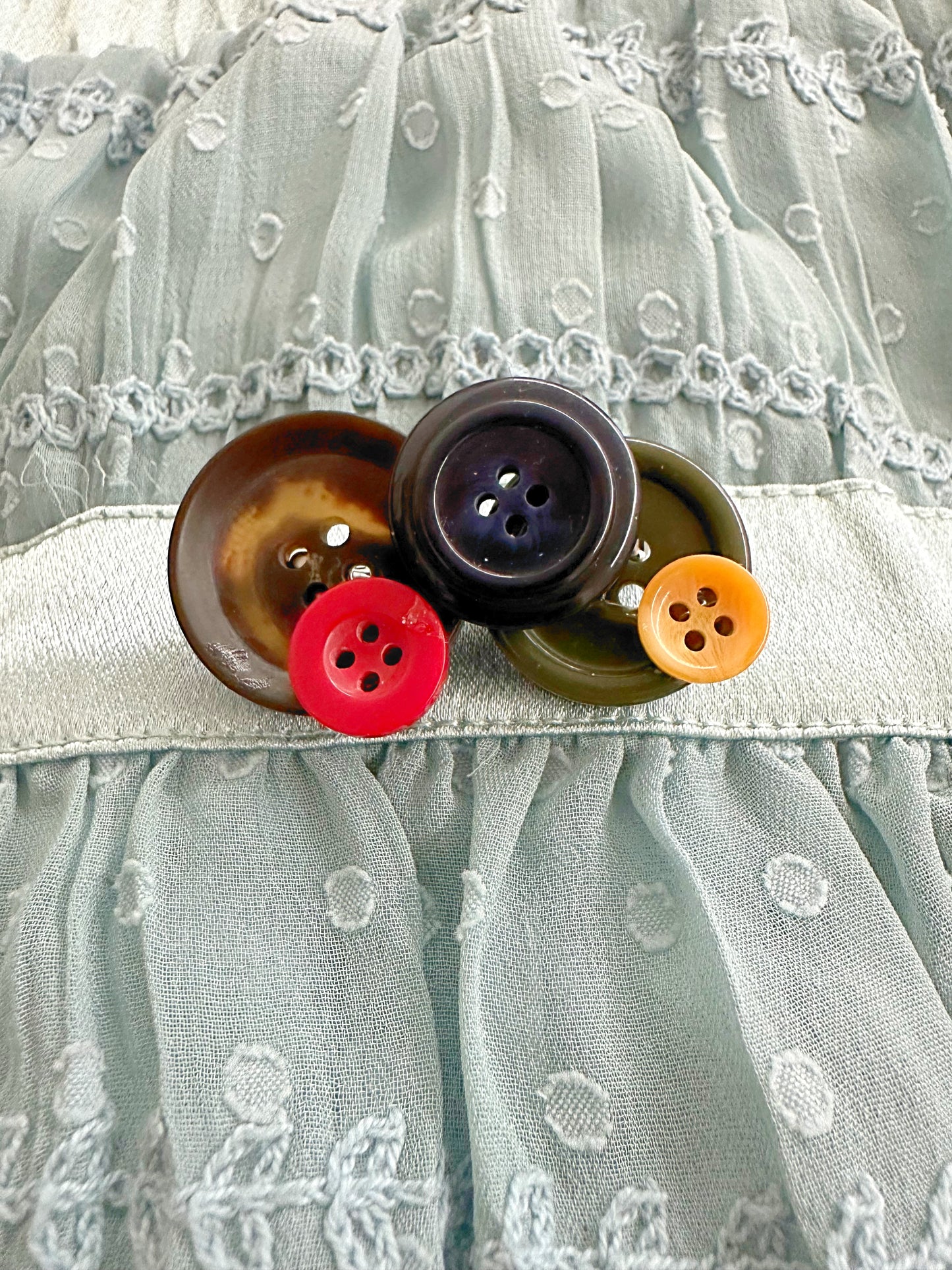 Large magic button pins