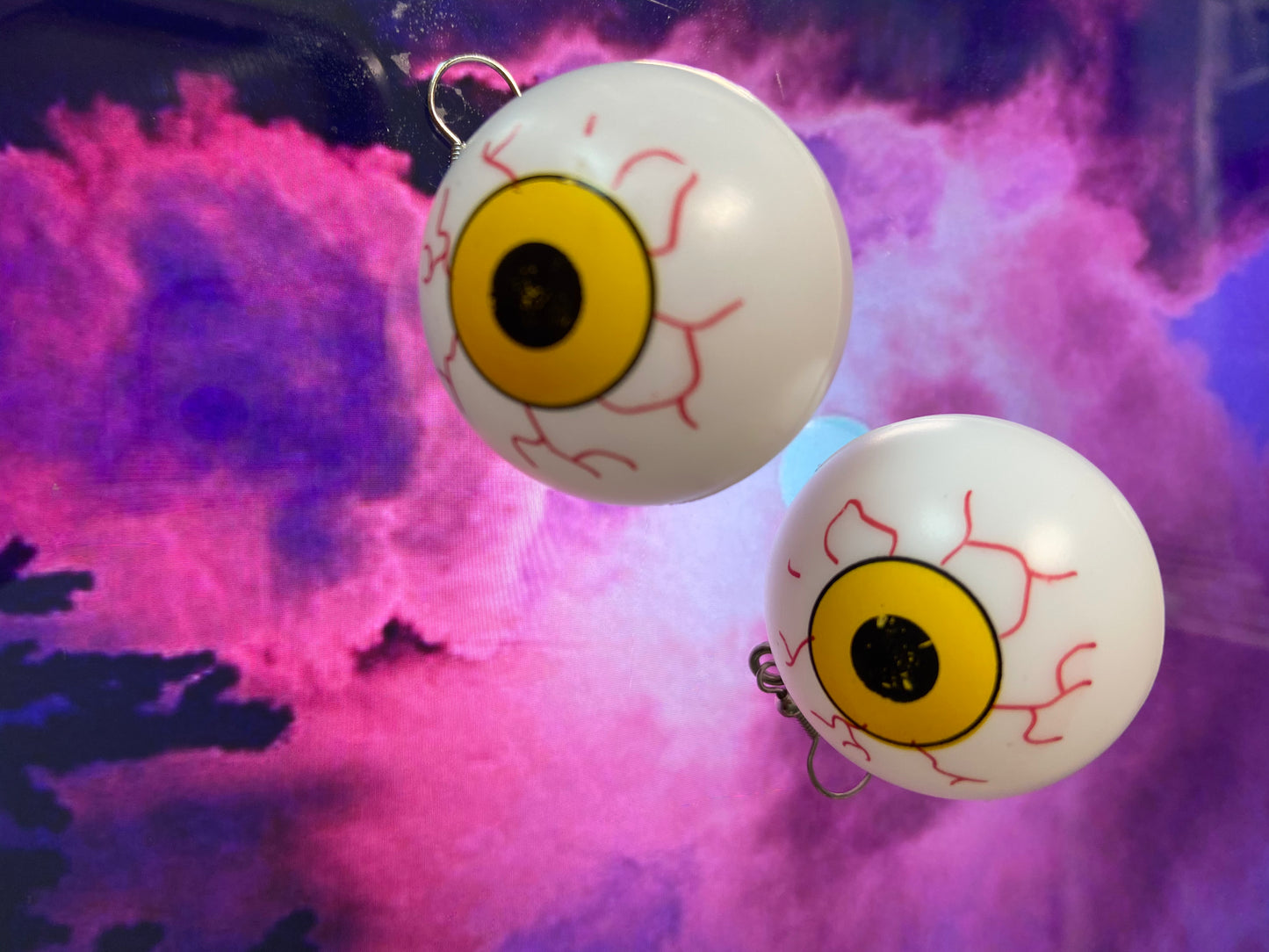 Lightweight eyeball earrings