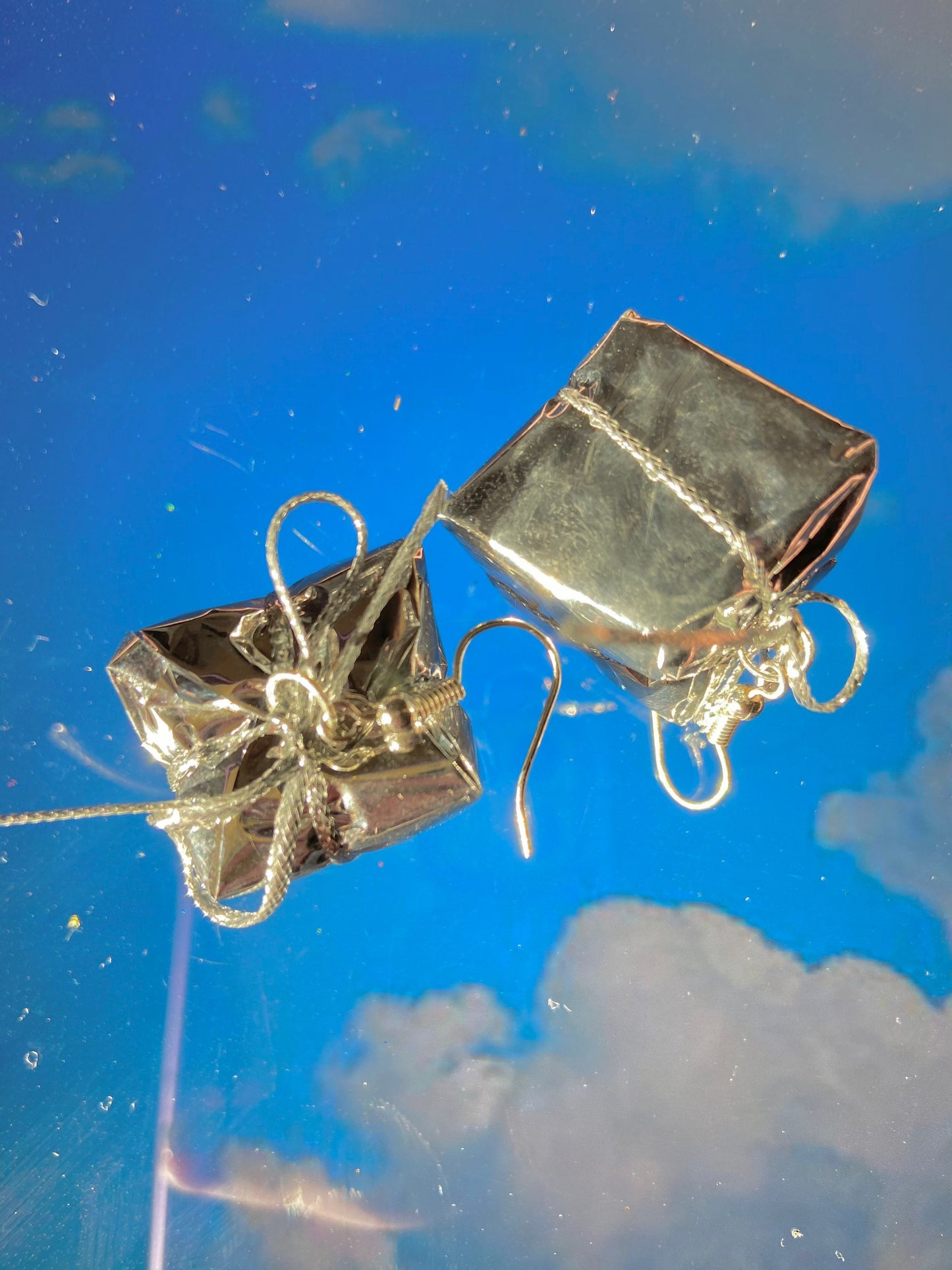 mini present earrings in many colors