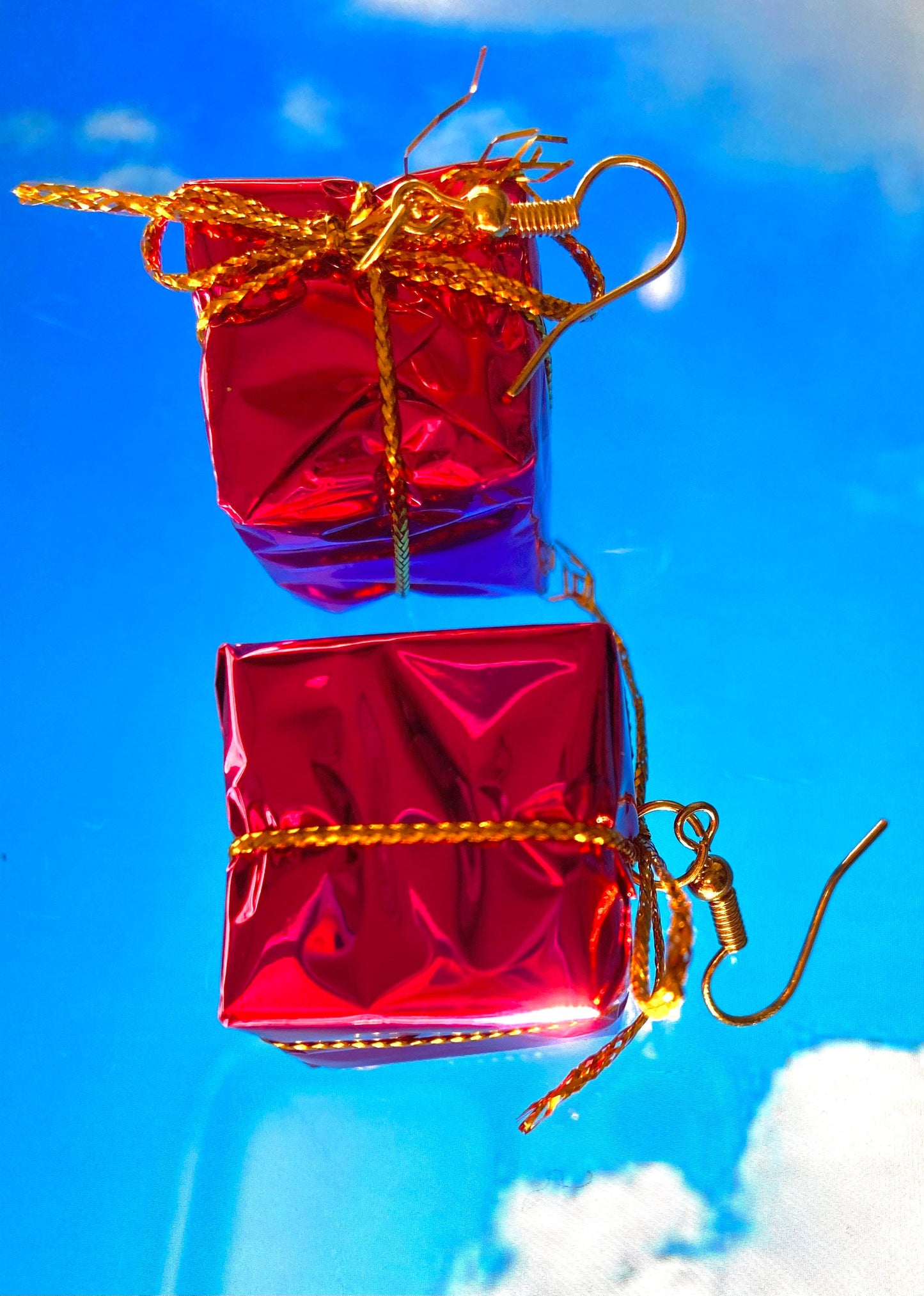 mini present earrings in many colors